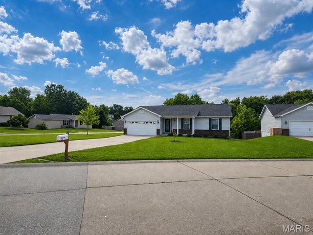 139 Cuivre River Dr, Troy, MO 63379