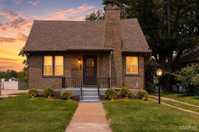 7483 Hoover Ave, Richmond Heights, MO 63117