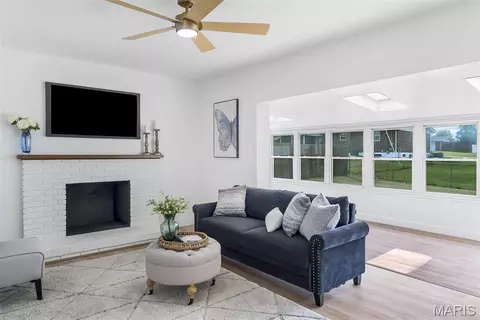 Living - 1152 Tumbleweed Trl, Ellisville, MO 63011 photo 7 of 7