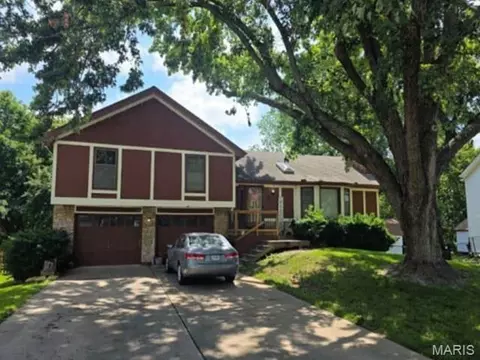 601 SE Brentwood Dr, Lees Summit, MO 64063