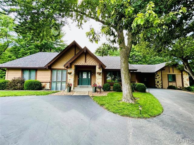 2965 Kandahar Dr, Saint Charles, MO 63303