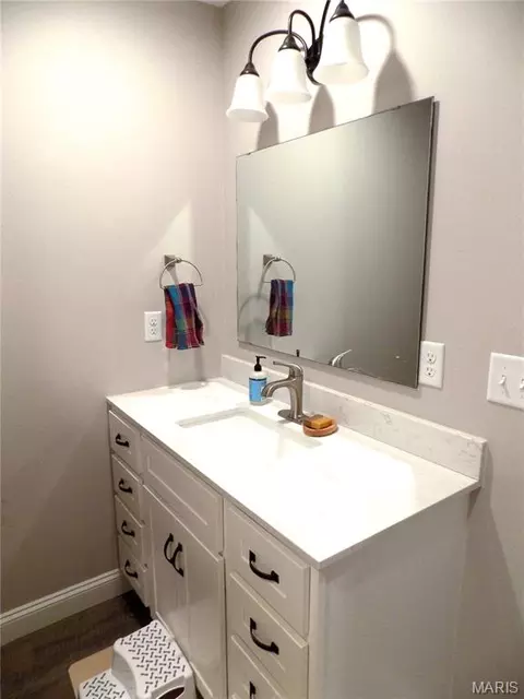 Bath - 1021 Morrell Ave, Rolla, MO 65401 photo 7 of 10