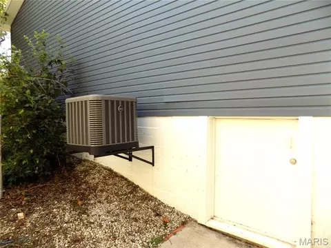 Exterior - 1021 Morrell Ave, Rolla, MO 65401 photo 4 of 15