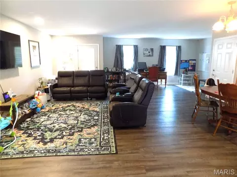 Living - 1021 Morrell Ave, Rolla, MO 65401 photo 1 of 3