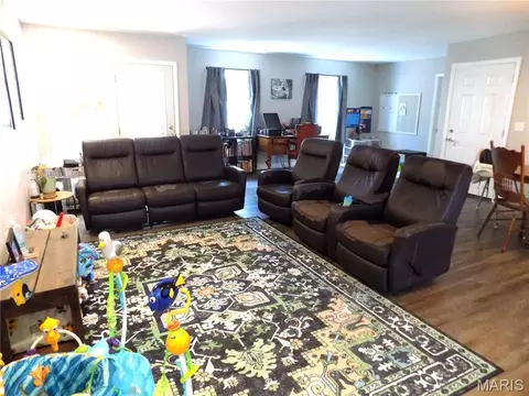 Living - 1021 Morrell Ave, Rolla, MO 65401 photo 2 of 3