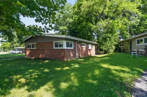 8313 Pepperidge Dr, Berkeley, MO 63134 photo 17