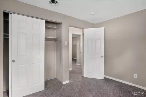 8313 Pepperidge Dr, Berkeley, MO 63134 photo 13
