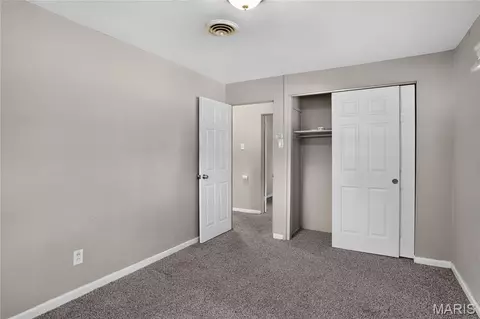 8313 Pepperidge Dr, Berkeley, MO 63134 photo 9