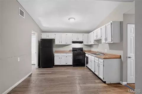 8313 Pepperidge Dr, Berkeley, MO 63134 photo 7