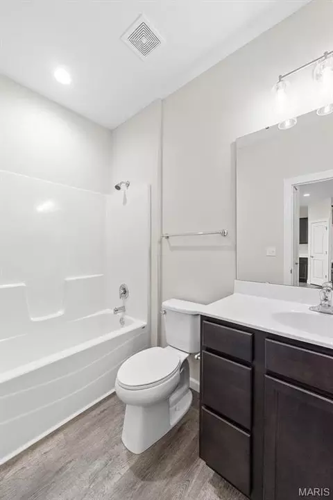 Bath - 883 Walter Way, Washington, MO 63090 photo 2 of 2