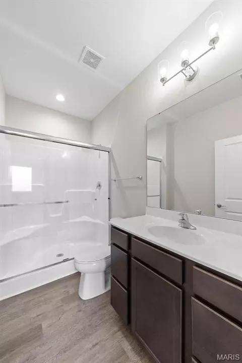 Bath - 883 Walter Way, Washington, MO 63090 photo 1 of 2