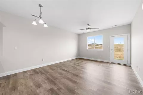 Living - 883 Walter Way, Washington, MO 63090 photo 1 of 2