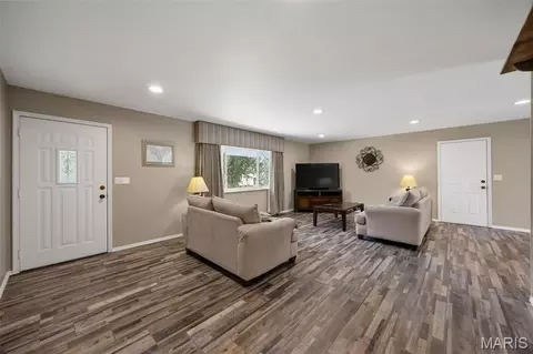 Living - 3300 Ketha Cir, Festus, MO 63028 photo 1 of 2