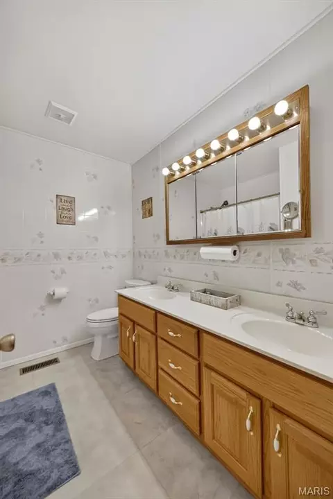Bath - 3300 Ketha Cir, Festus, MO 63028 photo 1 of 4