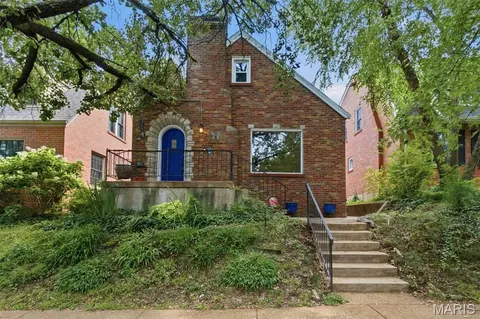 6528 Pernod Ave, Saint Louis, MO 63139