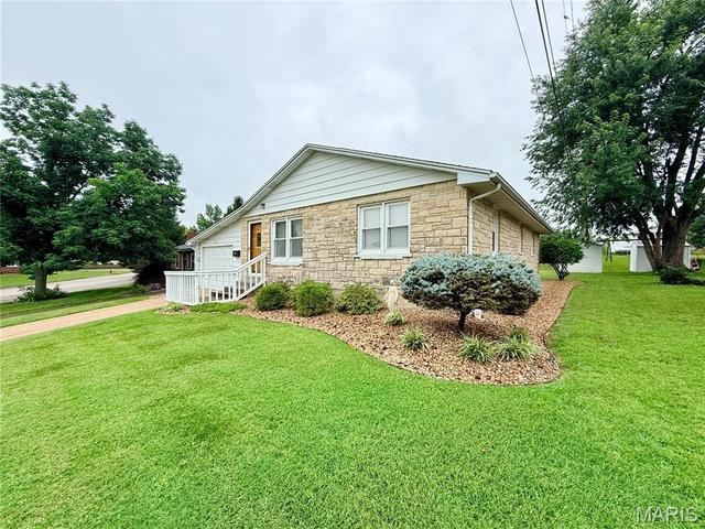 413 Bredall St, Perryville, MO 63775