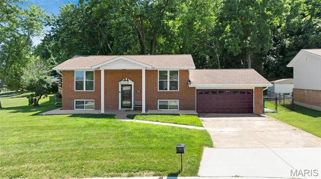 1251 Hawksbury Dr, Arnold, MO 63010