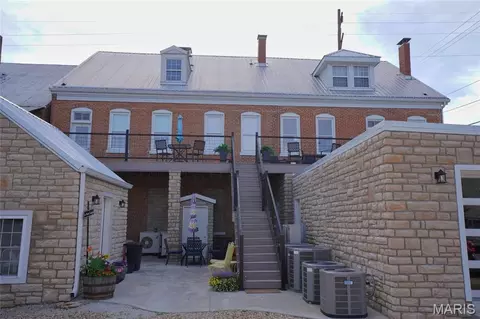 Exterior - 409 Market St, Hermann, MO 65041 photo 4 of 16