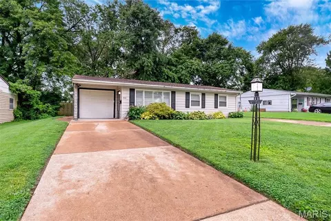 4123 Beauty Ln, Saint Louis, MO 63134