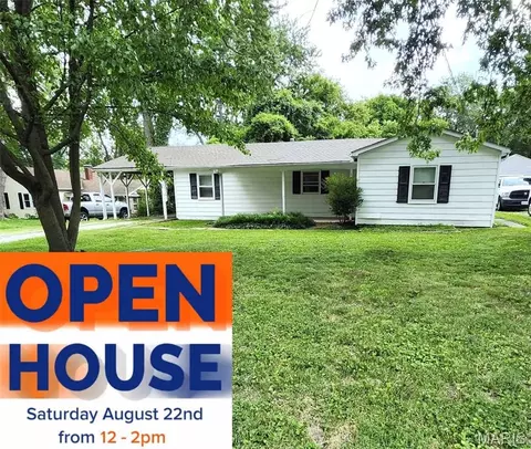108 Edding Ln, Fairview Heights, IL 62208