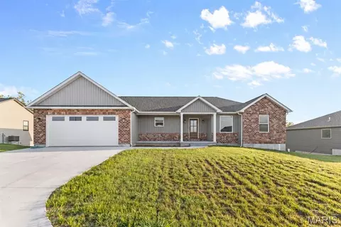 825 Barclay Dr, Farmington, MO 63640