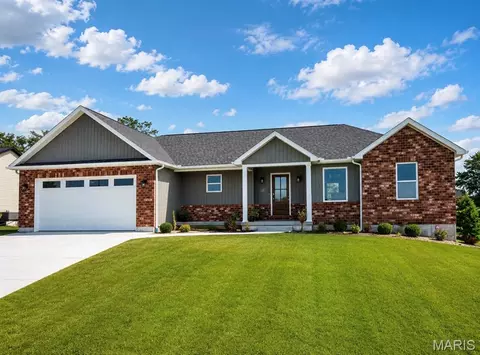 825 Barclay Dr, Farmington, MO 63640