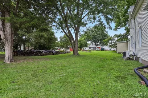 Exterior - 515 E 3rd North St, Mount Olive, IL 62069 photo 13 of 13