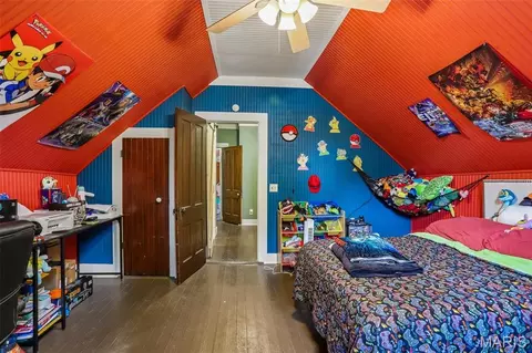 Bedroom - 515 E 3rd North St, Mount Olive, IL 62069 photo 6 of 7