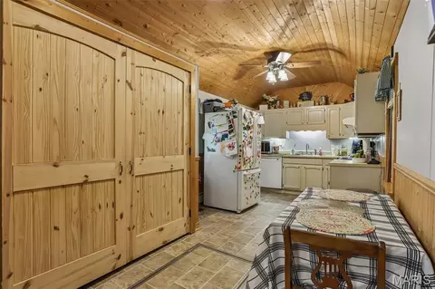 Entry Way - 515 E 3rd North St, Mount Olive, IL 62069 photo 1 of 2
