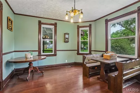 Dining - 515 E 3rd North St, Mount Olive, IL 62069 photo 2 of 4
