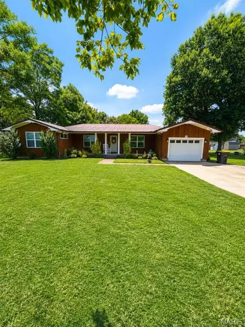 416 S Cooter Rd, Steele, MO 63877