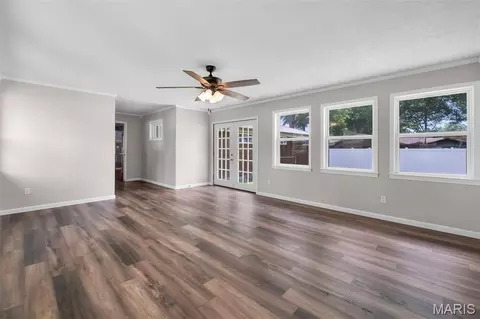 Living - 416 S Cooter Rd, Steele, MO 63877 photo 3 of 4