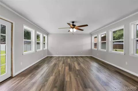 Living - 416 S Cooter Rd, Steele, MO 63877 photo 2 of 4