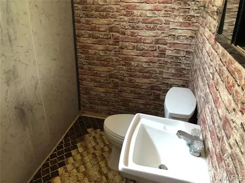 Bath - 7316 Sharp Ave, Saint Louis, MO 63116 photo 1 of 1