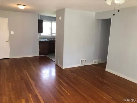 Living - 7316 Sharp Ave, Saint Louis, MO 63116 photo 3 of 3