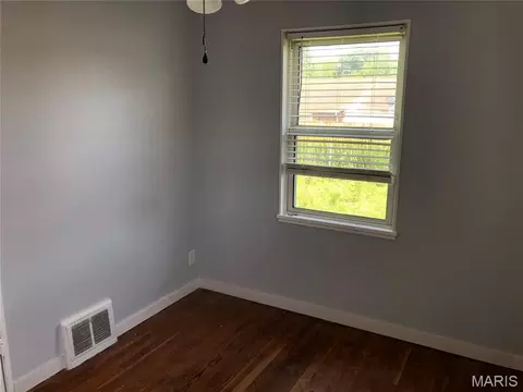 Bedroom - 7316 Sharp Ave, Saint Louis, MO 63116 photo 2 of 5
