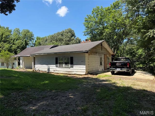 1210 S 14th St, Poplar Bluff, MO 63901