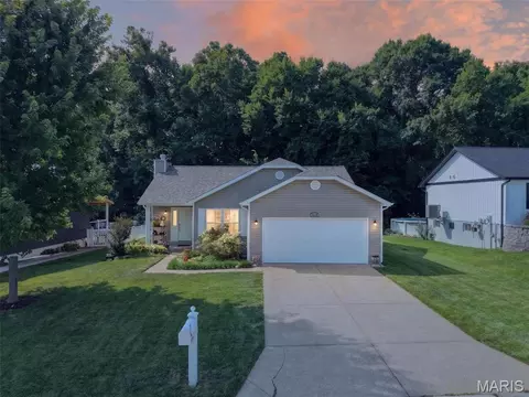 2448 Cobblestone Ct, Imperial, MO 63052