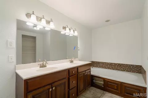 Bath - 709 E 10th St, Rolla, MO 65401 photo 1 of 4