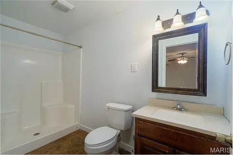 Bath - 709 E 10th St, Rolla, MO 65401 photo 3 of 4