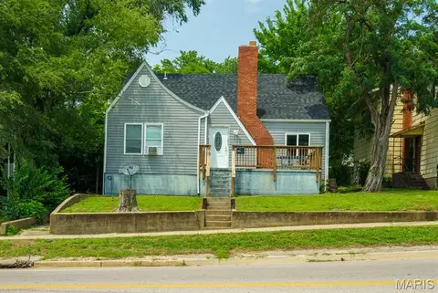 709 E 10th St, Rolla, MO 65401