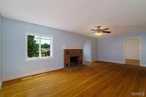 Living - 709 E 10th St, Rolla, MO 65401 photo 3 of 10