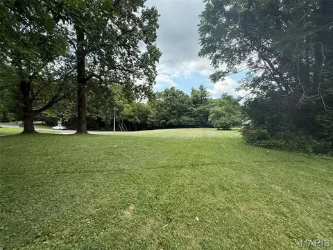 3115 Glenwood St, Fairview Heights, IL 62208