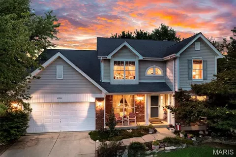 4590 Southridge Meadows Dr, Saint Louis, MO 63128
