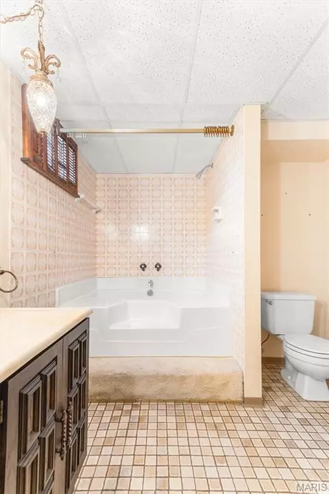 Bath - 10215 Dovercrest Dr, Sappington, MO 63128 photo 4 of 4