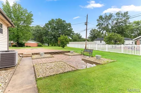 Exterior - 10215 Dovercrest Dr, Sappington, MO 63128 photo 7 of 9