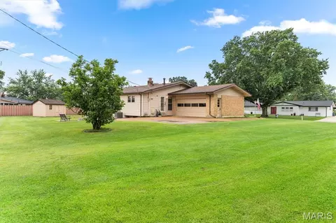 Exterior - 10215 Dovercrest Dr, Sappington, MO 63128 photo 4 of 9