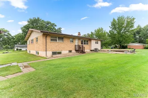 Exterior - 10215 Dovercrest Dr, Sappington, MO 63128 photo 6 of 9