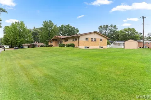 Exterior - 10215 Dovercrest Dr, Sappington, MO 63128 photo 9 of 9