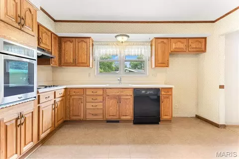 Kitchen - 10215 Dovercrest Dr, Sappington, MO 63128 photo 2 of 4